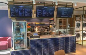 Digitale-Menueboard-Waschen-Bistro-Waschsalon-Displayloesungen-Waschkueche-Berlin-DNZ-Networks