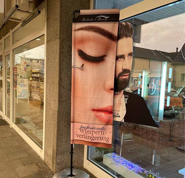 Flagge-Aussenwerbung-Fahne-Gestaltung-Beauty-Salon