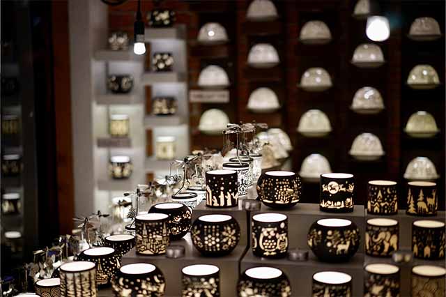 Messe & Veranstaltung – Wir kreieren nach Ihren Wünschen ein Grafik-Konzept oder Messegrafik und setzen dieses ganz nach Ihren Vorstellungen um. Ziehe Sie mit einem individuellen Messedesign und Messestand die Blicke auf Ihr Unternehmen. Lassen Sie sich eine Website Ihres Messebauunternehmen erstellen und geleichzeitig übernehmen wir auch das Marketing für Ihr Messebau und Messeveranstalter. Wir stehen Ihnen hierbei zur Seite. Ob Printmedien, Webdesign, Banner oder Digital Marketing – von uns erhalten Sie als Veranstalter, Eventagentur und Messebauer eine umfassende fachkompetente Beratung für die Präsentation am Messestand.