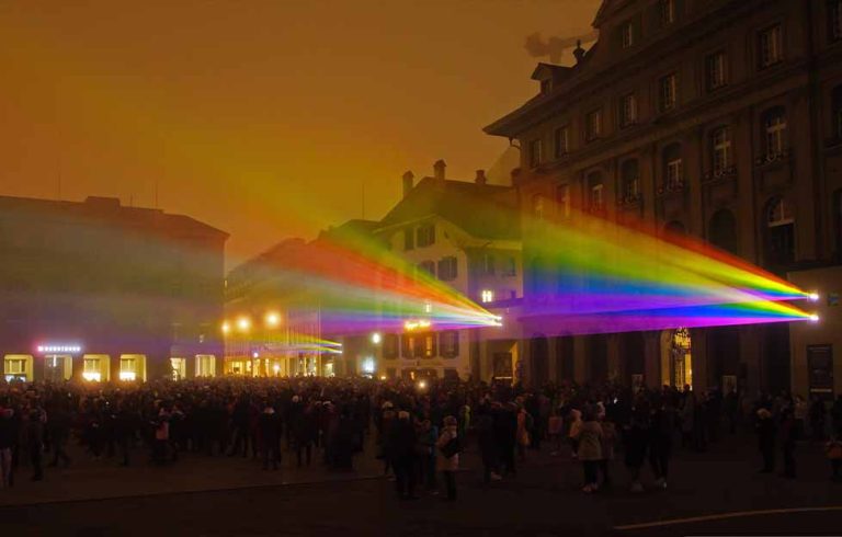 Projektionsmapping-Video-Mapping-Projection-Beamer-DNZ-Networks-768x490