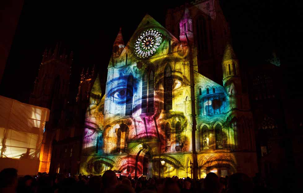 Video-Mapping-Denkmal-Projektionsmapping-Projection-Beamer-DNZ-Networks